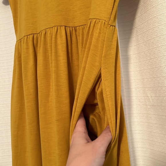 SOLD **Mint Condition sz Med long flowy mustard yellow dress w pockets! - Picture 3 of 3